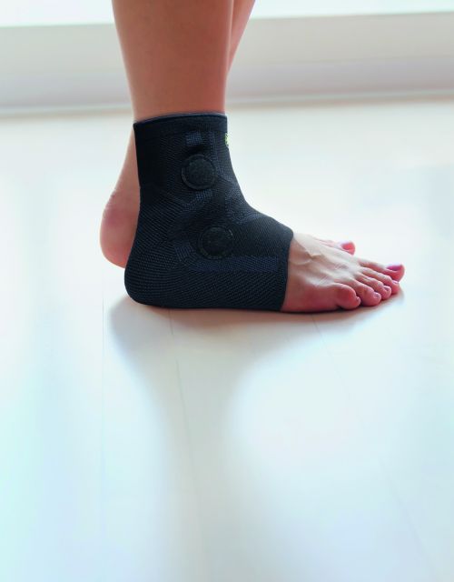 Prevención y bienestar - Magnetic Microfiber Ankle Brace Black